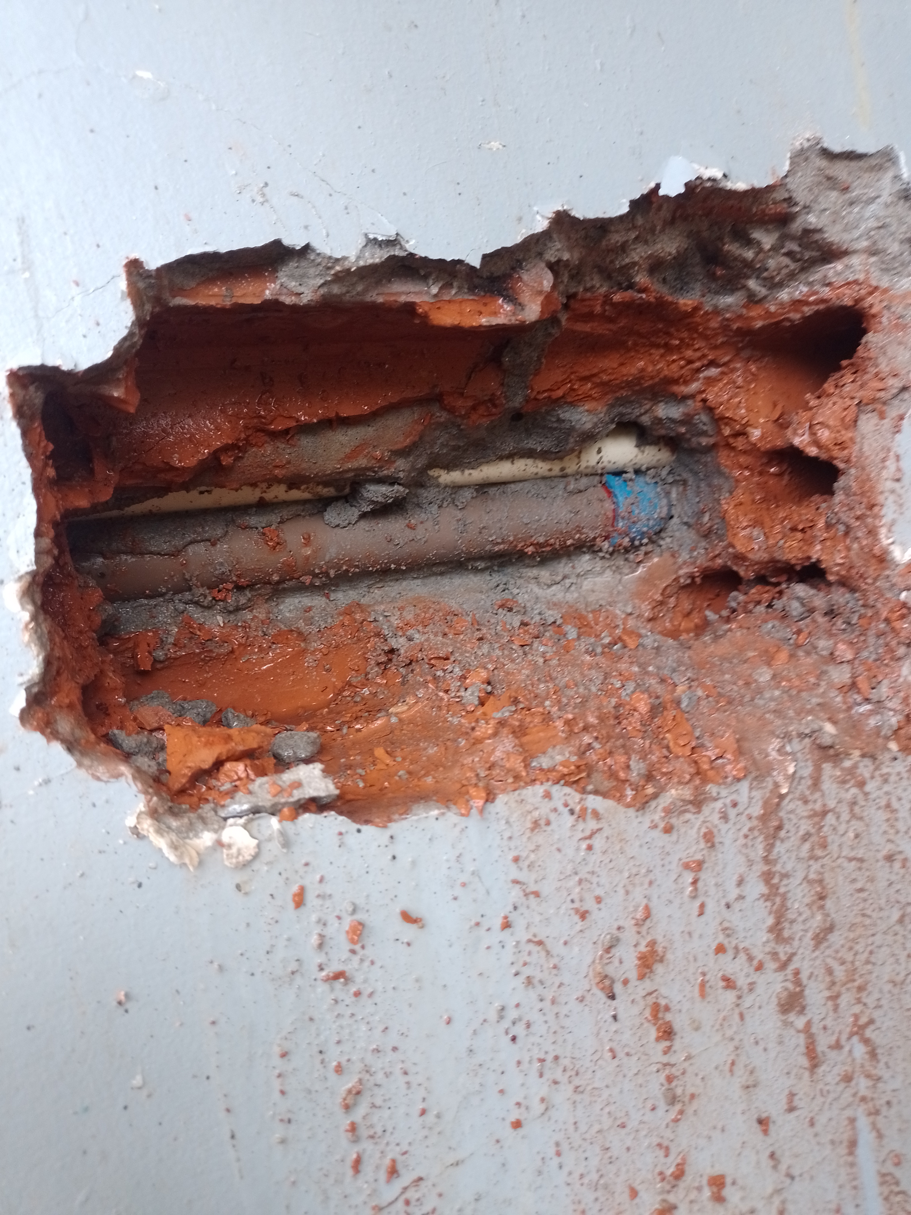 Instalações elétricas e hidráulicas residenciais