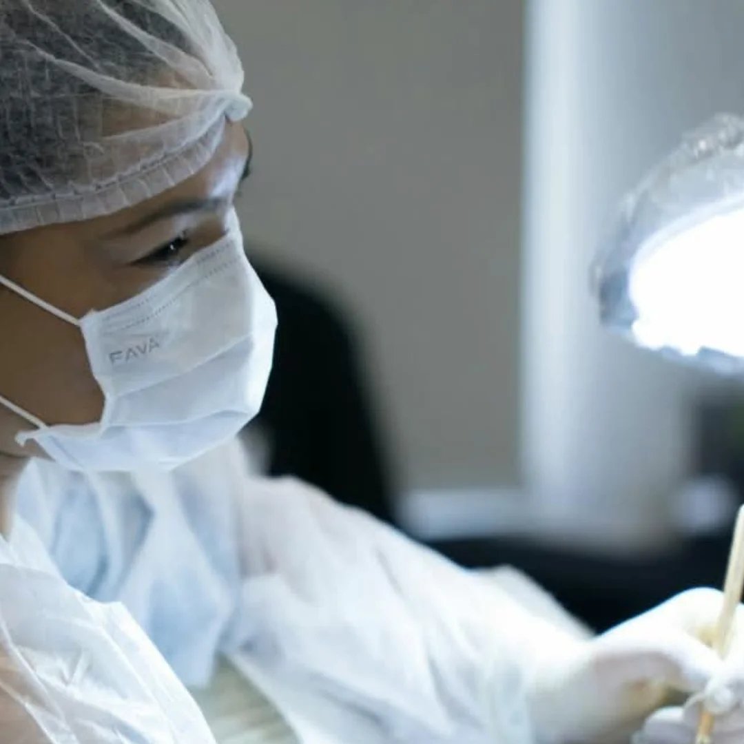 Debora França podóloga